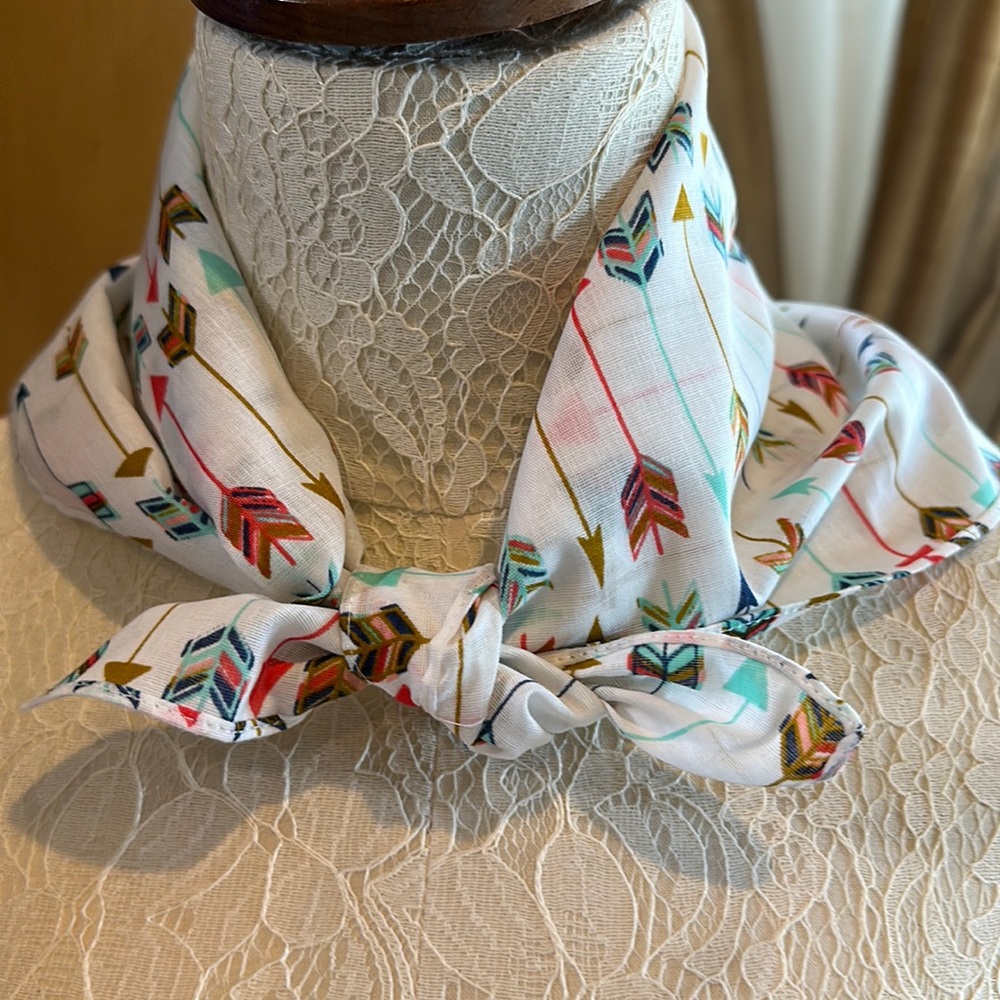 Arrow print scarf